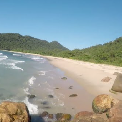 Praia Brava do Camburi